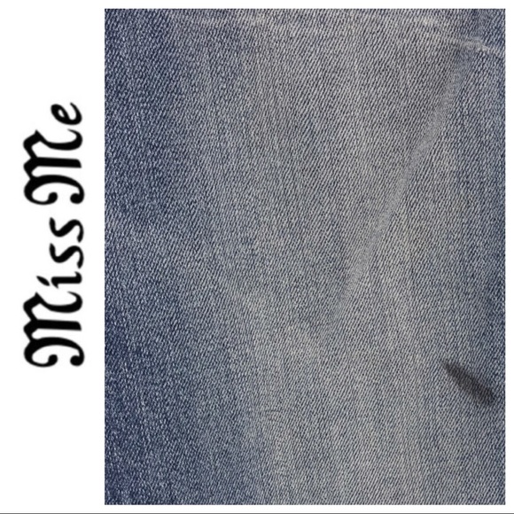 💕SALE💕Miss Me Camo Diamond Embellished Crop Jean - Picture 4 of 7